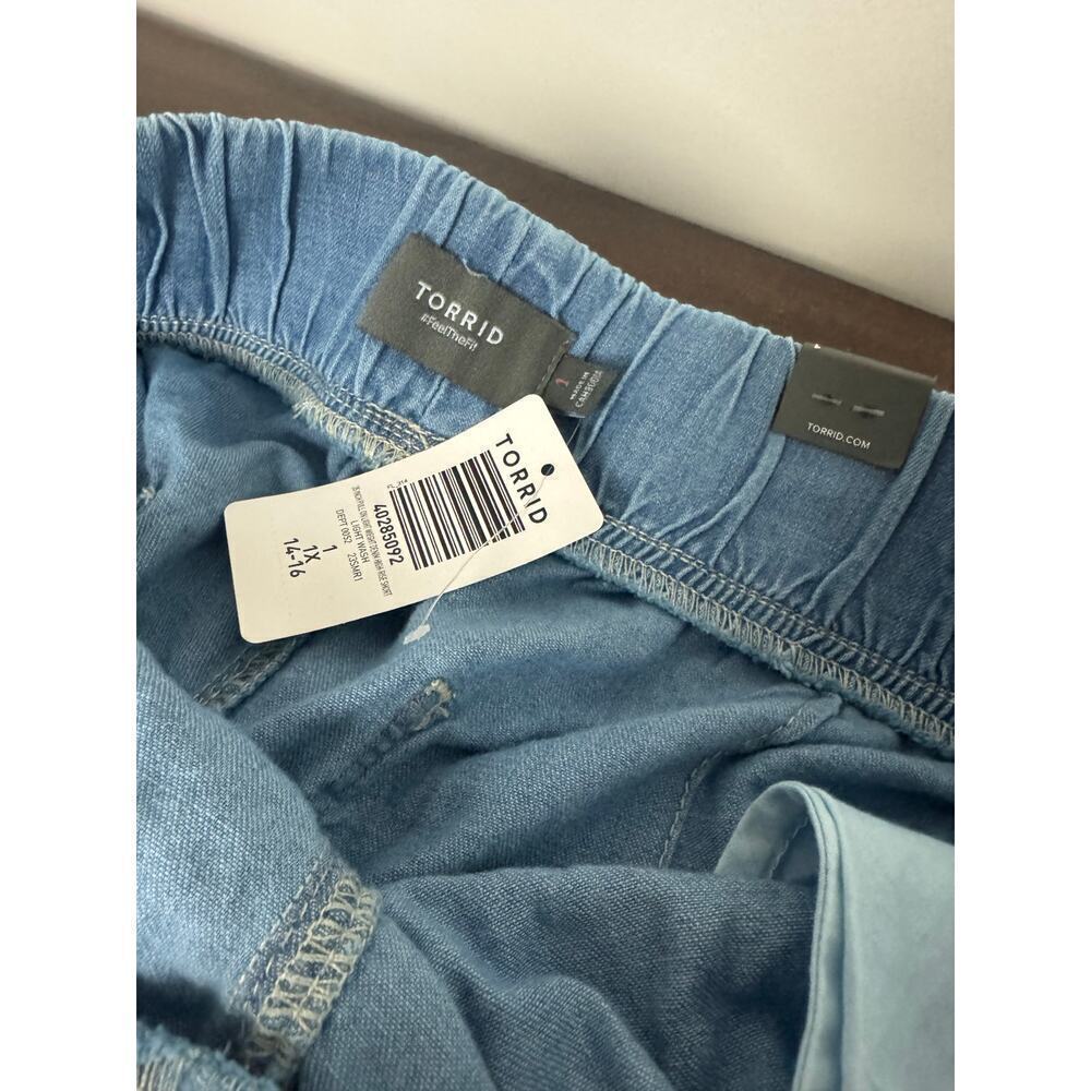 Torrid Pull On Light Weight Denim, High-Rise Short, Light Wash, 1X (14/16) NWT - Picture 7 of 13